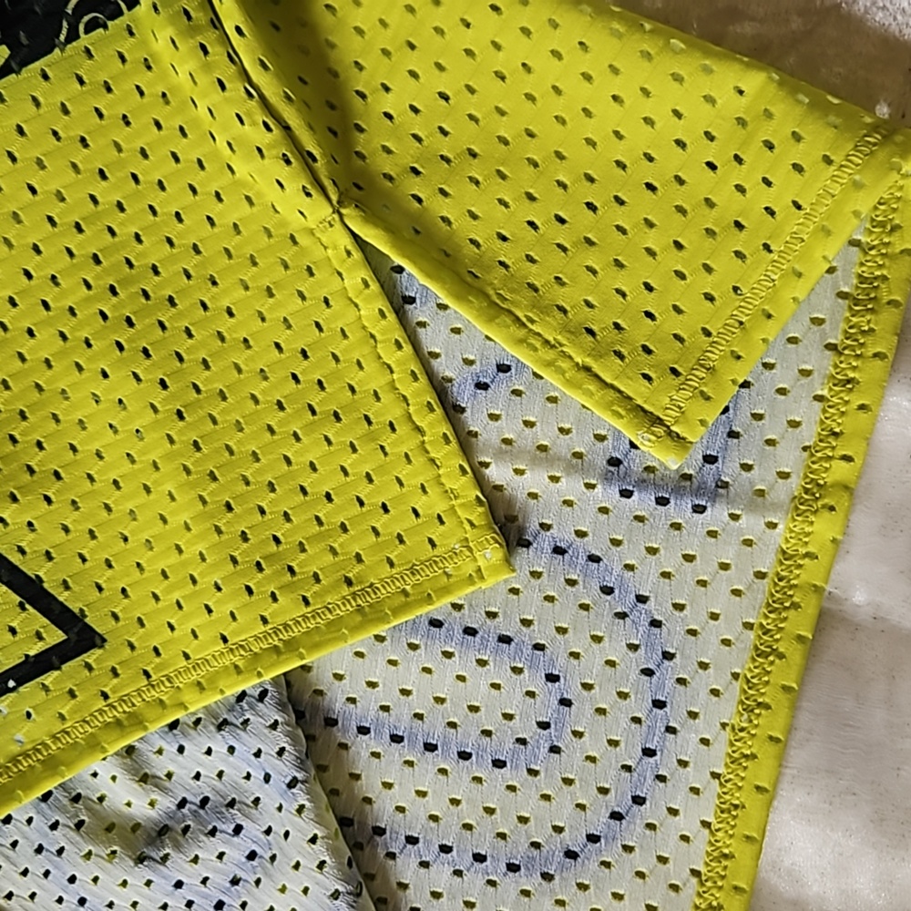 Zumba Wear Mesh Boxy Crop Top - XL - Length 22"-23" - Picture 5 of 10